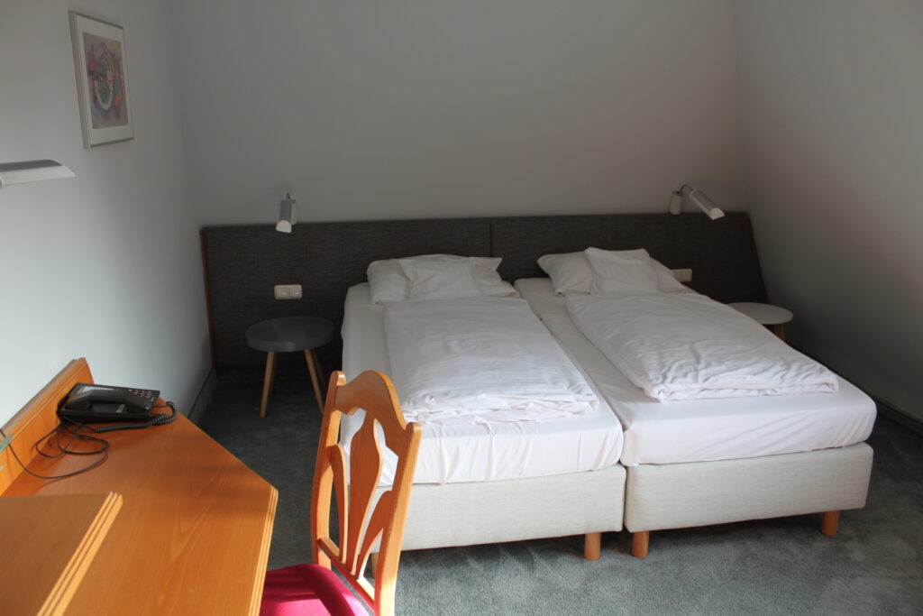 Modernes Doppelzimmer im Hotel Lachnerhof